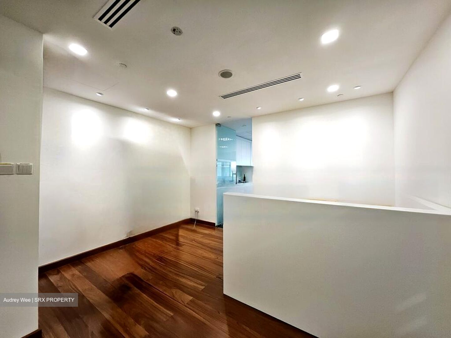 111 Somerset (D9), Office #470835801